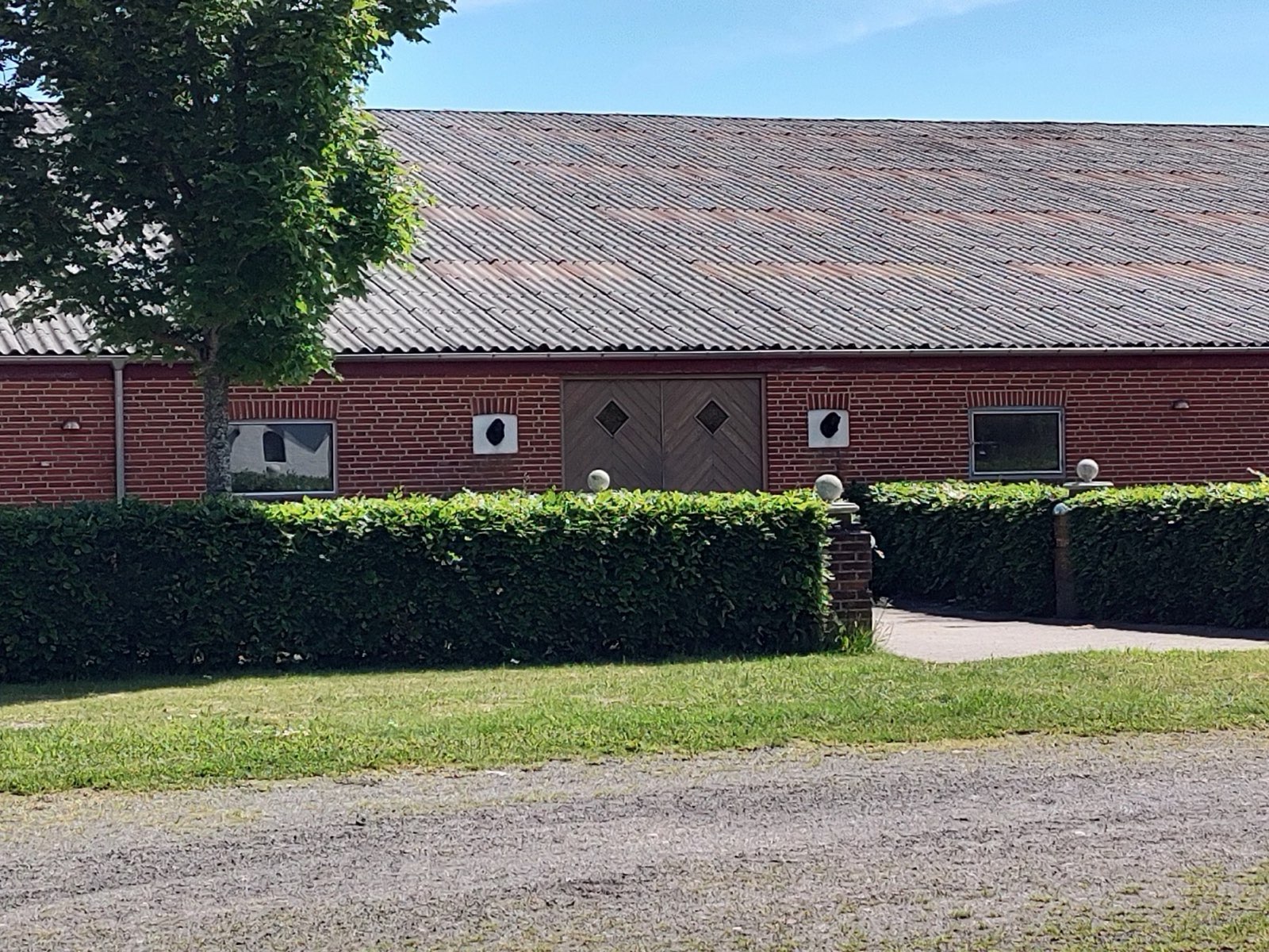 LCequestrian Ridecenter set udefra